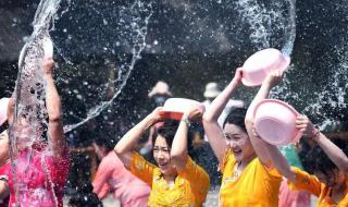 云南泼水节 云南泼水节